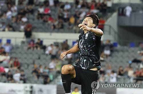 '아버지 이어 태극마크' 이호재, 홍콩전 A매치 데뷔골