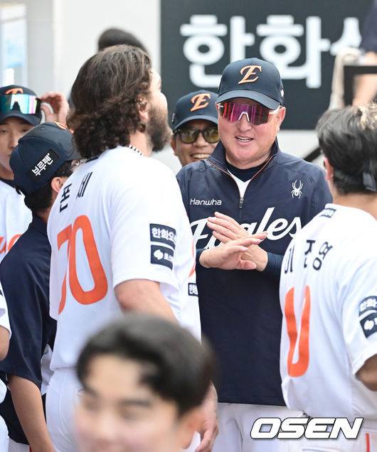 이래서 '990승' 명장이구나, 아무리 외국인 투수들이 좋아도…한화 1위는 '김경문 매직' 맞다