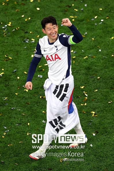 韓 축구 역대급 사건 터진다…손흥민, 토트넘 ‘오피셜’ 공식발표 떴다 “WELCOME BACK SONNY” → 사우디 이적설 놓고 '감독과 직접 면담'