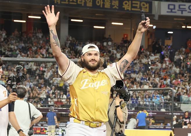 한화 1선발에서 올스타전 선발투수로…폰세
