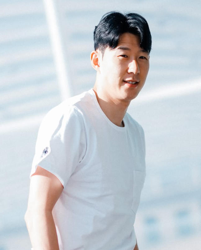 韓 축구 끝내 눈물…“손흥민, 새 시즌 토트넘 선발 제외” 500억 유망주에 밀려→사우디 이적 가속화