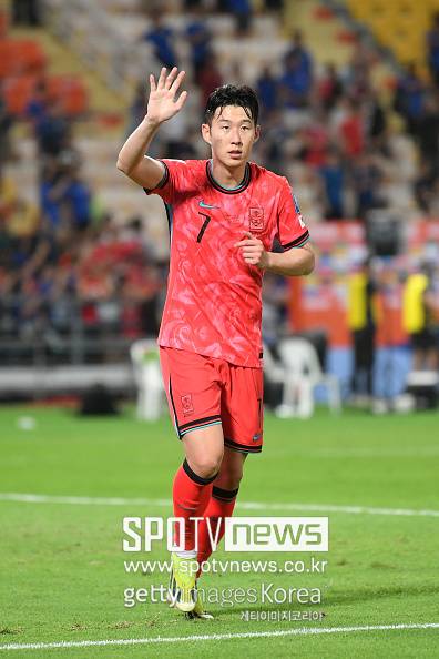 韓 축구 북중미월드컵 빨간불…“경기 중 어지럼증 발생”, “훈련조차 할 수 없는 더위”