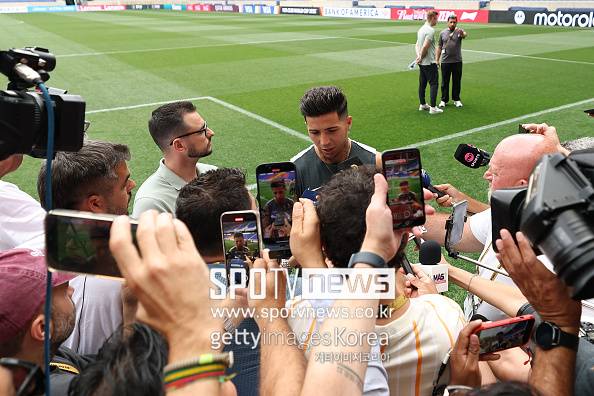 韓 축구 북중미월드컵 빨간불…“경기 중 어지럼증 발생”, “훈련조차 할 수 없는 더위”