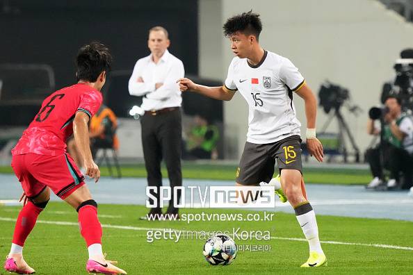 중국 '역대급' 18세 축구 천재, 한국에서 밑천 다 드러났다...2경기 1슈팅→中 감독 냉정 평가