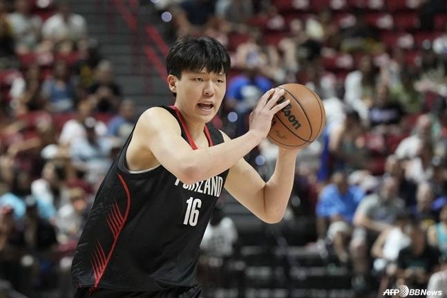 NBA 뒤흔든 '中 20세 천재' 돌풍, 환상 데뷔전→극찬 세례