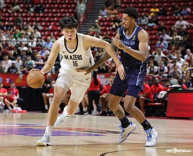NBA 뒤흔든 '中 20세 천재' 돌풍, 환상 데뷔전→극찬 세례