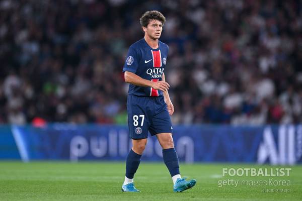 우승 못했다고 난투극…엔리케, 페드루 목 가격 'PSG 추한 결말'