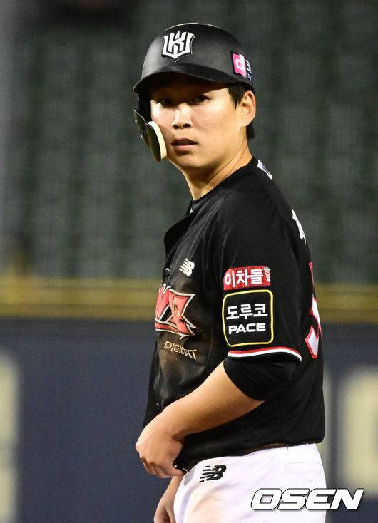 ‘한동희 제치고 타격 1위’ 타율 .433+OPS 1.154 맹폭…이 악문 상병 내야수 “이강철 감독님, 더 잘해서 전역하겠습니다”