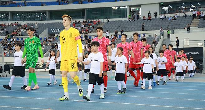 '왜 이렇게 애매한 시간에 하지?' 동아시안컵 한일전, 오후 7시 24분에 개최하는 이유