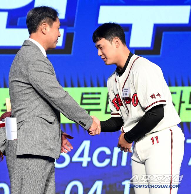 '최하위' 키움, 홍원기 감독-고형욱 단장 전격 해임…설종진 감독 대행 체제 [공식발표]