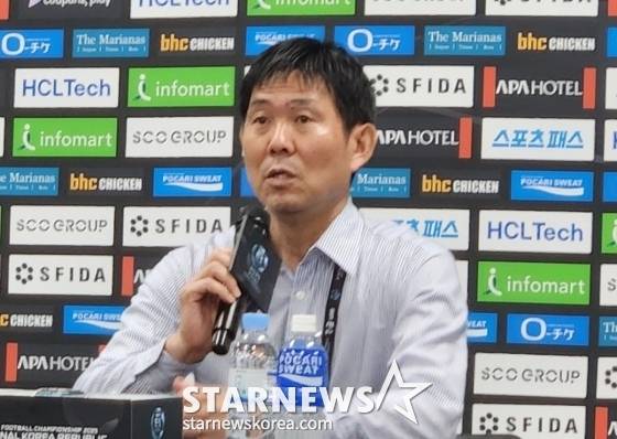 '0-3 한일전 2연패' 자존심 회복+동아시안컵 우승 걸렸다... 홍명보 감독 어깨 무겁다