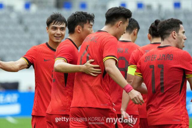 이겼지만 실망스러운 경기력→19개 슈팅에 단 한 골! 중국, 홍콩에 신승…2025 동아시안컵 3위로 마무리
