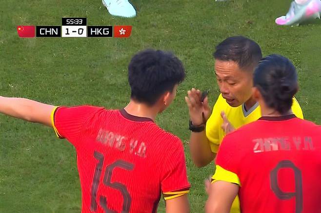'한국에서 잘하는 짓이다' 중국이나 홍콩이나 똑같네...소림축구→빰 때리기→벤치클리어링→욕설 난무 난장판