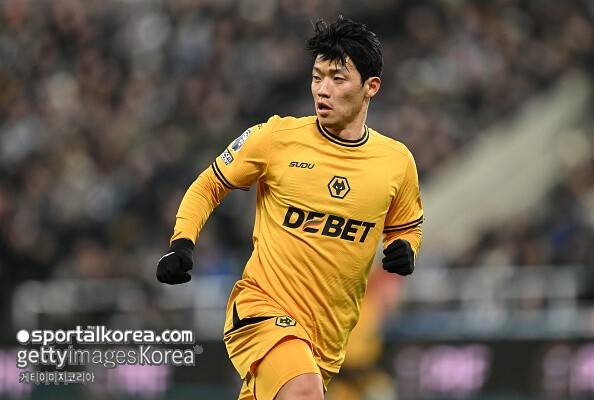 '韓 국가대표 날쌘돌이' 황희찬, 어찌 이렇게 됐나! 'PL 방출 가시화→英 2부 리그 이적설'...