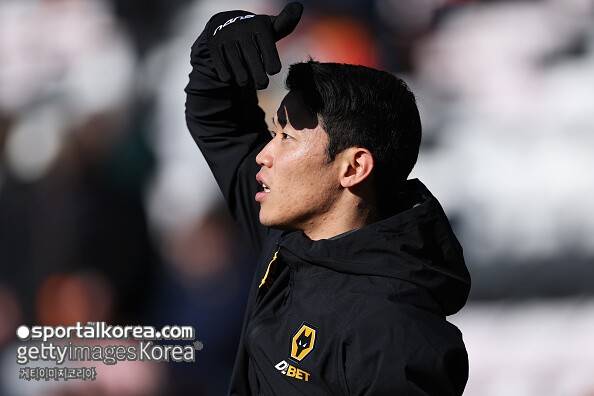 '韓 국가대표 날쌘돌이' 황희찬, 어찌 이렇게 됐나! 'PL 방출 가시화→英 2부 리그 이적설'...