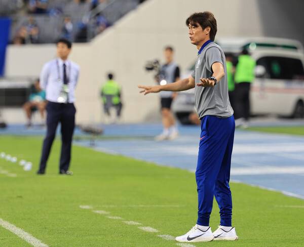한일전서 드러난 격차…홍명보 “한국 축구 전체가 노력해야”