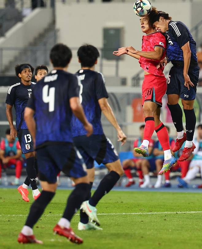 '피지컬의 한국'은 끝! 日 선언, 파이브백 평균 신장 187.4cm →
