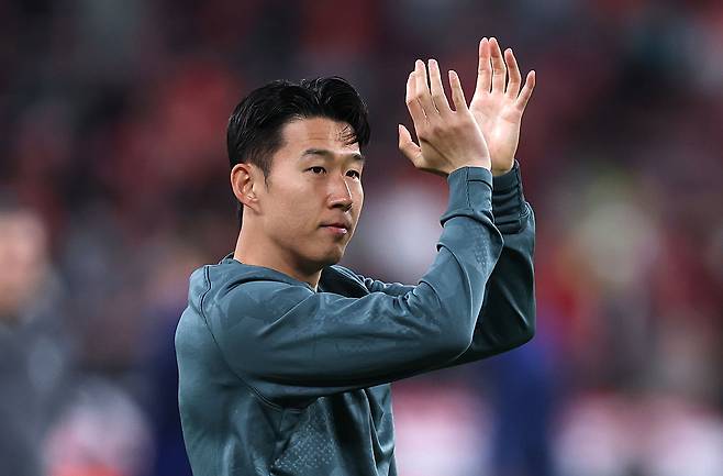 ‘韓 축구 씁쓸한 소식’ “프랭크 감독, 손흥민 없는 미래 구상…토트넘 매각 결단→사우디·미국행 가능성” 英 단독 보도