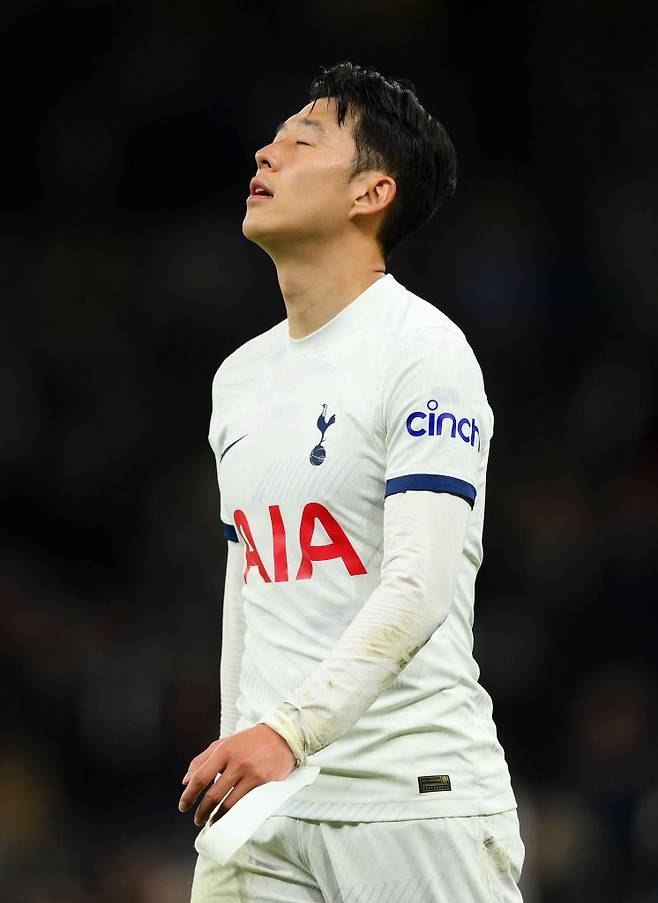 ‘韓 축구 씁쓸한 소식’ “프랭크 감독, 손흥민 없는 미래 구상…토트넘 매각 결단→사우디·미국행 가능성” 英 단독 보도