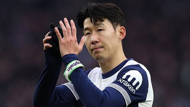 손흥민, ‘토트넘 역사 최초’ 도전! 英 BBC급 공신력 “토트넘 잔류→UEFA 슈퍼컵 출전 전망”