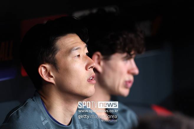 BBC “토트넘, 24시간 만에 2137억 지출” 韓 축구 초대박 계약 뜬다…“김민재 영입 추진” 라이벌 첼시와 경쟁