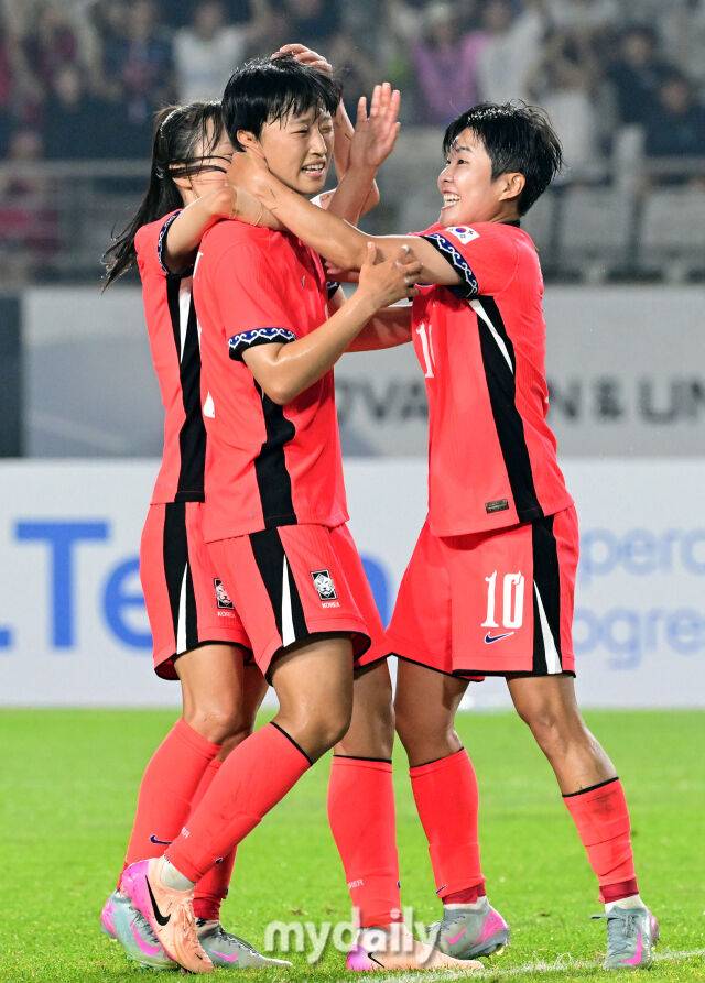 신상우호 초대형 호재! 20년 만에 동아시아 정상에 서나...일본, 중국과 전반전 0-0 마무리 [MD현장]