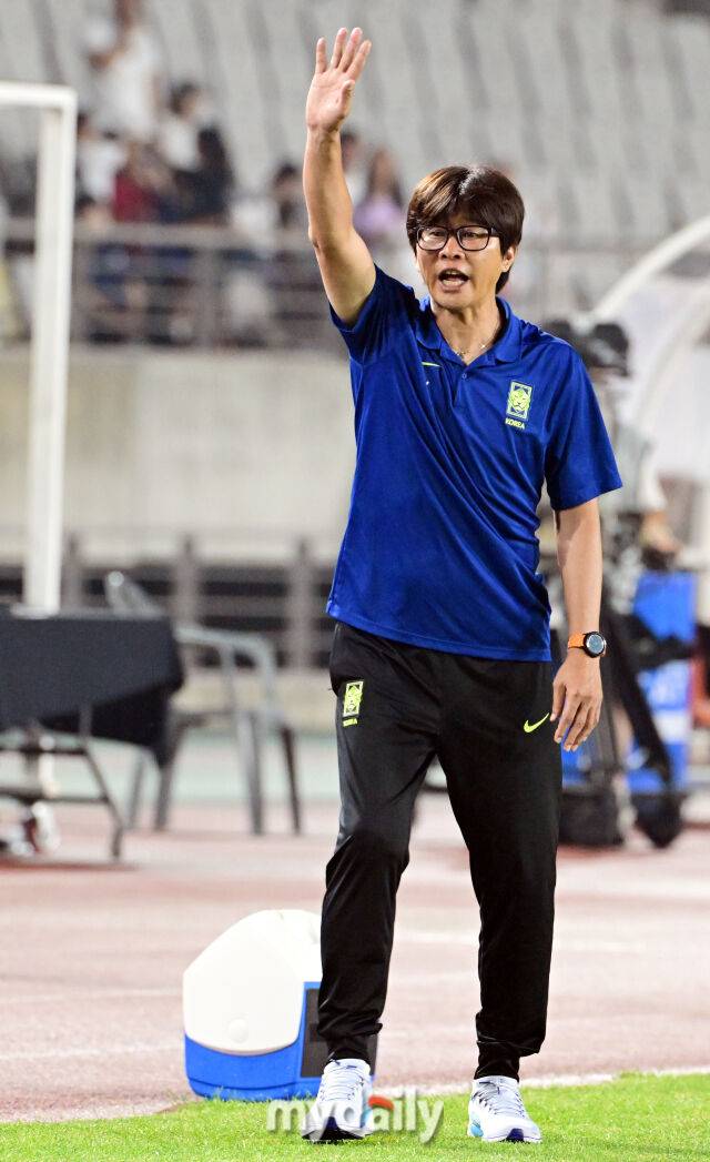 신상우호 초대형 호재! 20년 만에 동아시아 정상에 서나...일본, 중국과 전반전 0-0 마무리 [MD현장]
