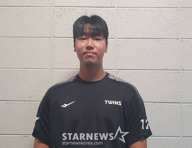 '우주야·현우야 나도 있다' LG는 선발 수업받는 신인이 154㎞ 던진다