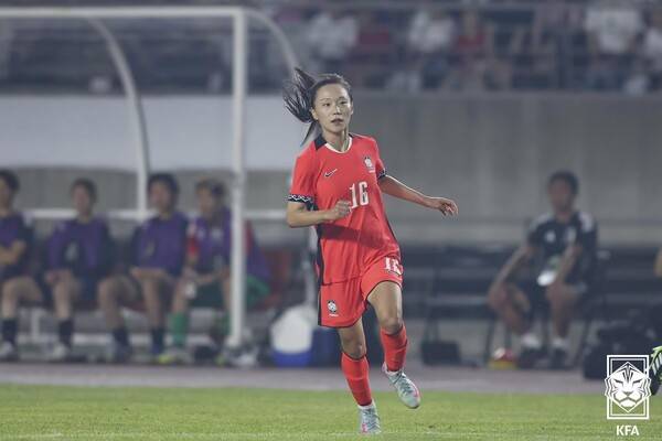 이제 진짜 우승이다! 한국, 장슬기 환상 쐐기골로 2-0 리드…리드 지키면 '20년 만 우승'