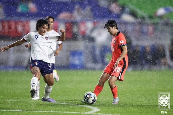 이제 진짜 우승이다! 한국, 장슬기 환상 쐐기골로 2-0 리드…리드 지키면 '20년 만 우승'