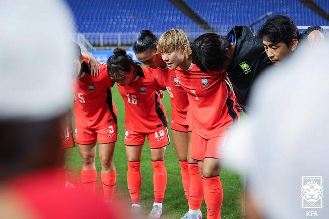 지소연이 해냈다! 한국, 20년 만에 동아시안컵 '미라클 우승'...대만 2-0 제압→日·中 제치고 챔피언 등극