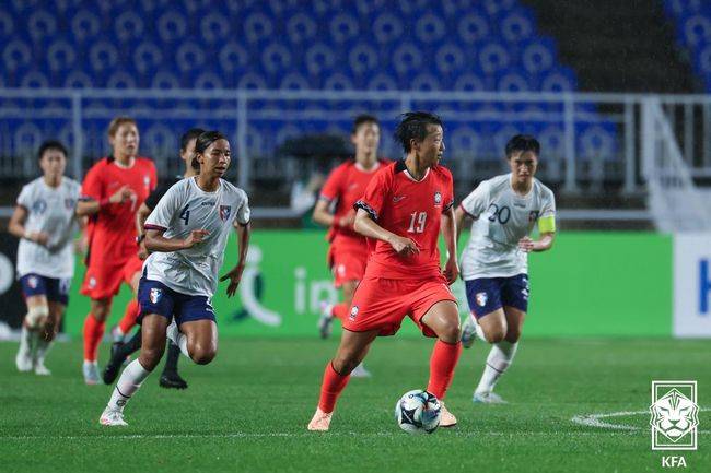 지소연이 해냈다! 한국, 20년 만에 동아시안컵 '미라클 우승'...대만 2-0 제압→日·中 제치고 챔피언 등극