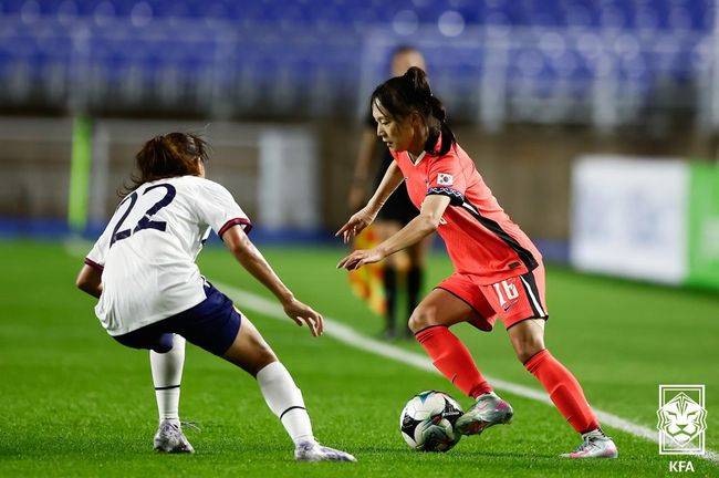 지소연이 해냈다! 한국, 20년 만에 동아시안컵 '미라클 우승'...대만 2-0 제압→日·中 제치고 챔피언 등극