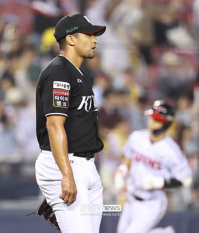 결국 떠나는 KBO 55승 에이스…
