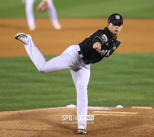 결국 떠나는 KBO 55승 에이스…