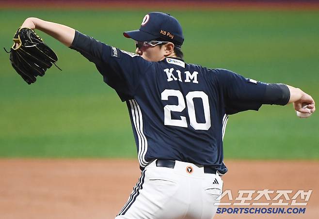 국민타자가 그렇게 '기회' 줬는데.. 100구까지 150km 던지는 '미친 재능' 결국 불펜행 →