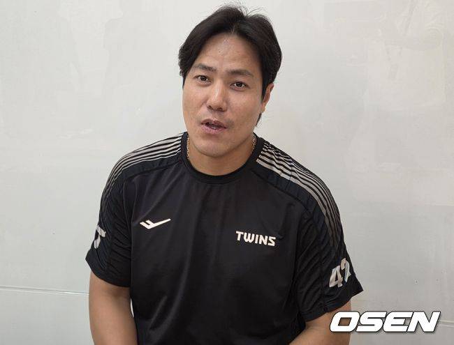 ‘충격 방출→제2의 전성기’ 40세까지 이렇게 잘 할 줄 누가 알았나…최다 출장 2위→홀드 2위→4년간 리그 최다 출장 ‘헌신’이다