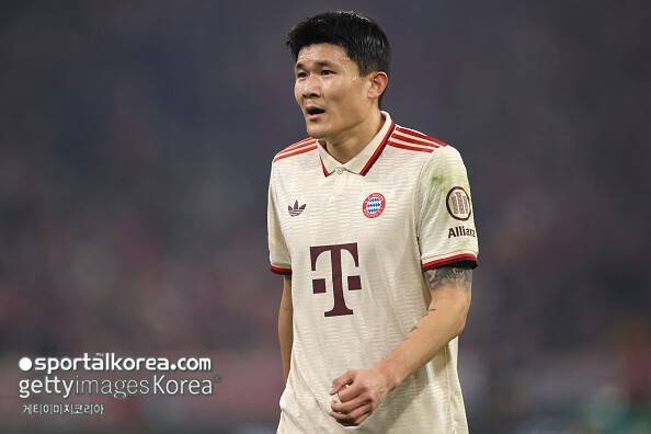 韓 축구 초대박! '괴물 수비수' 김민재, '세계 챔피언' 첼시 이적 초읽기…