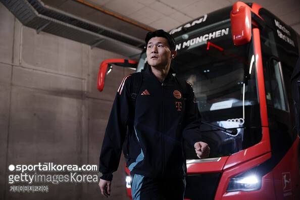 韓 축구 초대박! '괴물 수비수' 김민재, '세계 챔피언' 첼시 이적 초읽기…