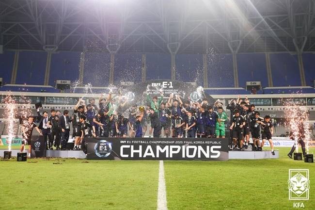 “홍명보호, 현대축구 흐름에 뒤처져…축구력·행정력 밑천 드러나” 신문선 교수가 바라본 동아시안컵 [MK인터뷰]