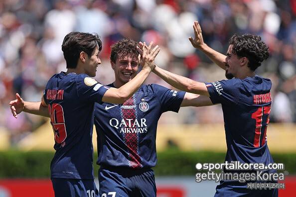韓 축구 '초대박 이적' 나온다…'방출 명단' 이강인, PSG 떠나 AS 로마행?