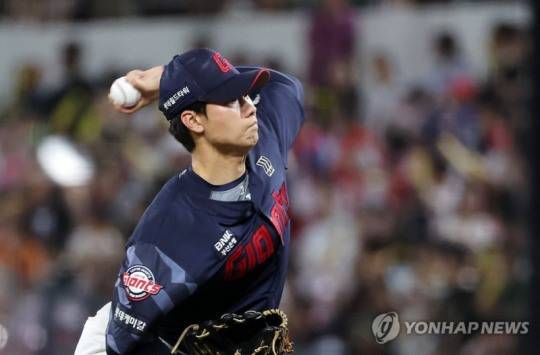 '1차 지명 아쉬움' 한화가 놓친 대전 토박이 홍민기...롯데서 156km 좌완 에이스로 성장