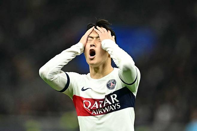 ‘韓 축구 천재’ 이강인에게 ‘비보’ 들려왔다…나폴리, 다른 선수 영입! 네덜란드 악동 오피셜