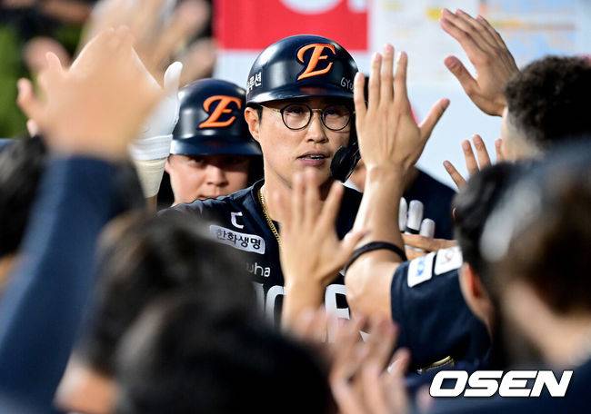 ‘진짜 우승 적기인가’ 한화 10승 좌완마저 격파! KT 잡고 7연승 선두 독주…폰세 12연승+채은성 쐐기포 쾅 [수원 리뷰]
