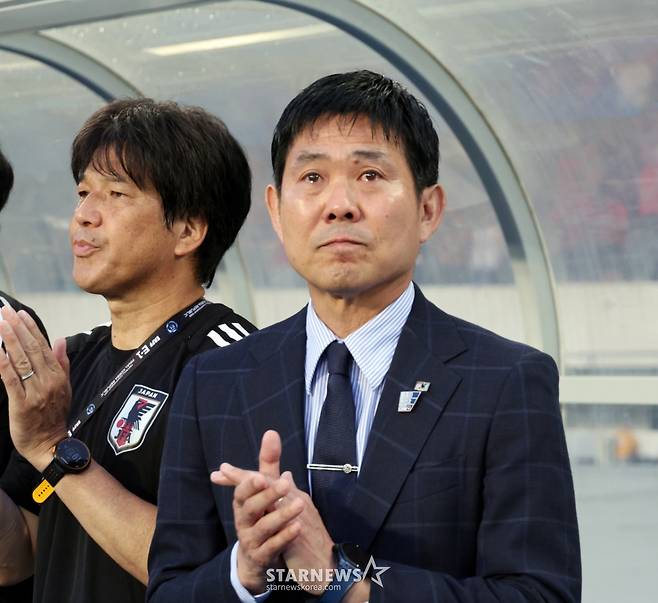 '日 감독도 놀랐다' 44년 만의 월드컵 개최 추진하는 일본, 韓·中 공동유치 가능성도