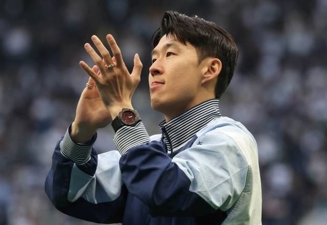 ‘韓 축구 눈물바다’ 손흥민, 토트넘 떠날 가능성 더 커졌다…냉정한 프랑크 감독 “주장직 유지 미결정, 어떤 확신도 주지 않았다”