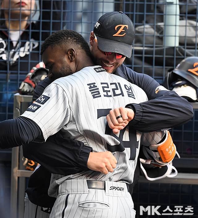 ‘한화의 선택은 리베라토였다!’ 총액 20만5000달러에 정식 계약 체결…플로리얼과는 결별 [공식발표]