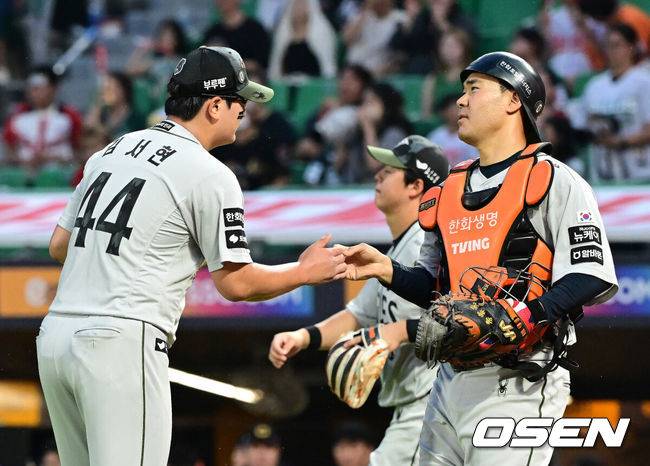 ‘8연승 도전’ 1위 한화 라인업 공개! 이재원 포수, 김태연 1루수 출격…정규직 리베라토 첫 선 [오!쎈 수원]