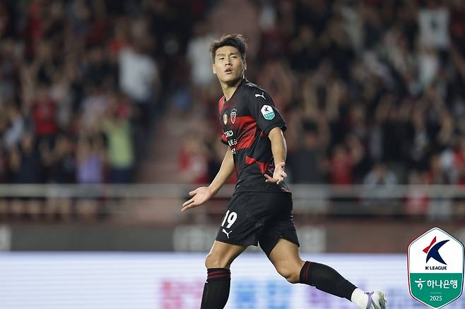 기성용, 포항 데뷔전서 '스승 포옛' 전북에 2-3 대역전패…전북은 공식전 '21G 무패행진'[현장리뷰]