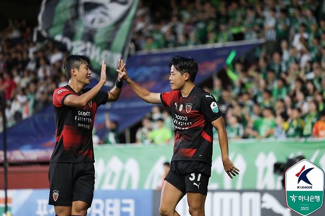 기성용, 포항 데뷔전서 '스승 포옛' 전북에 2-3 대역전패…전북은 공식전 '21G 무패행진'[현장리뷰]